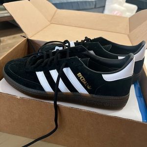 Adidas Handball Spezial Black Size UK 6.5 / Men’s 7 / Women’s 8.5-9 (NWT)